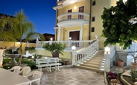 Nicole House